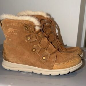 Sorel Explorer Joan Tab Winter Boots with Cream Fur
